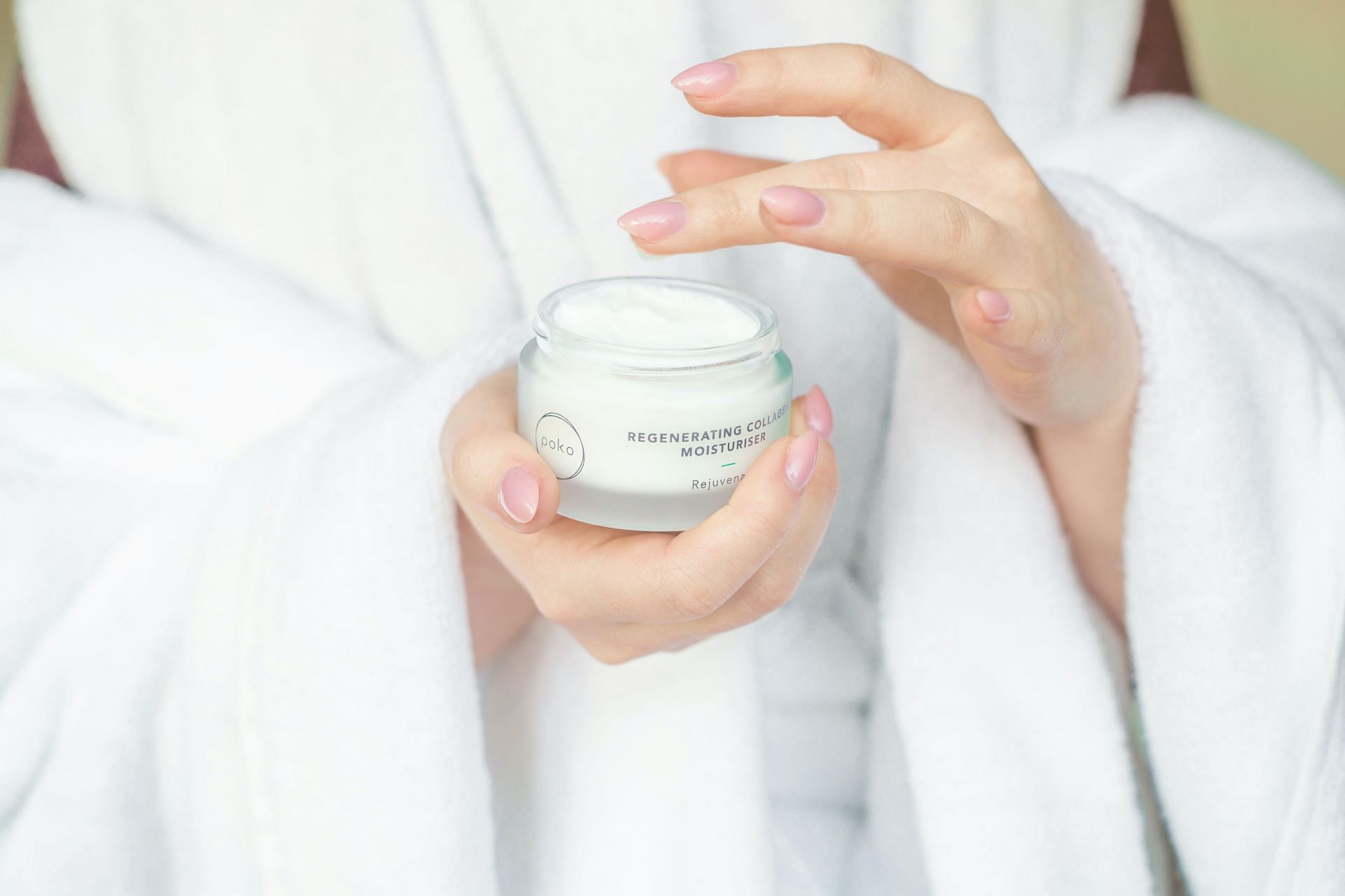 Double-cleanser (Image via Unsplash/Poko Skincare)